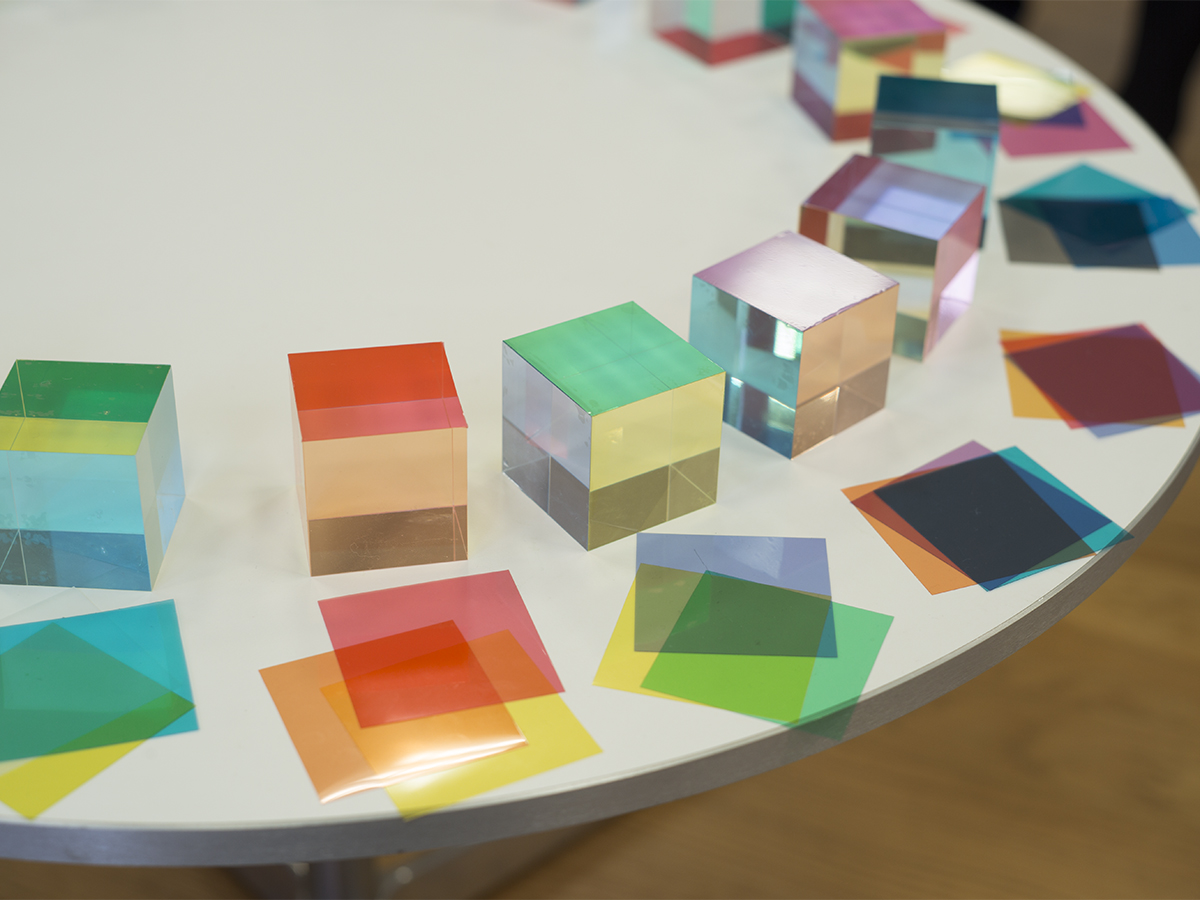 2017年の日本の色を見つけよう