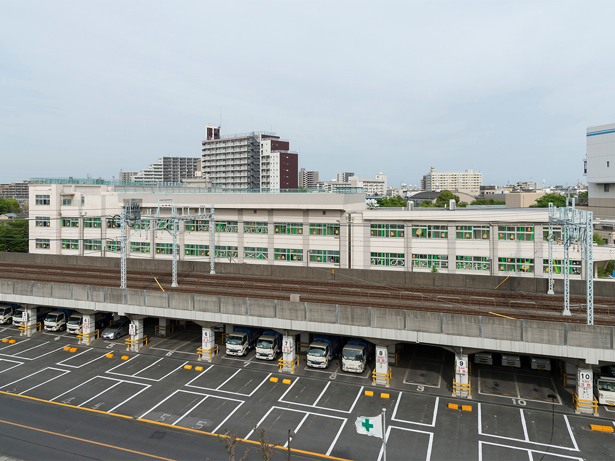 竹の塚中学校西側校舎窓の活用と地域の活性化に関する取組