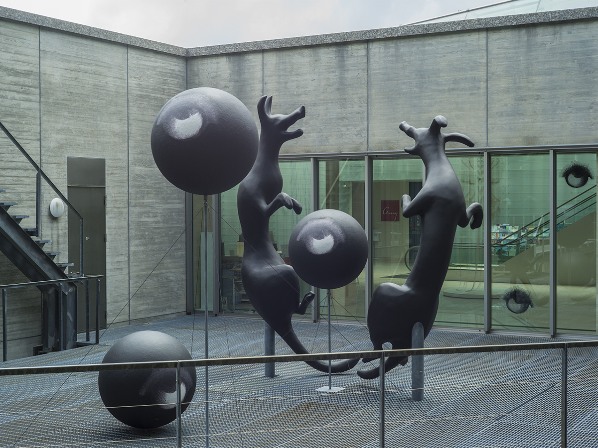 しあわせな犬 / blessed dogs ルドン展 コラボ装飾